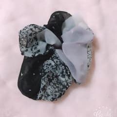 シュシュ  黒×グレーのサムネイル