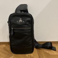 【美品】ヴィヴィアンウエストウッド　メンズ　ショルダーバッグのサムネイル