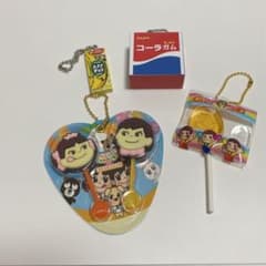 ミニチュア お菓子 ガチャガチャ　4点セットキーホルダーのサムネイル