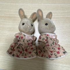 ウサギ 人形 2体セット 花柄ドレスのサムネイル