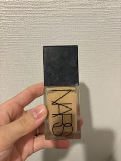 NARS ライトリフレクティング　ファンデーションのサムネイル