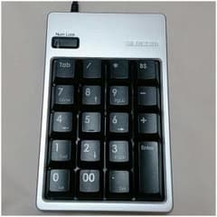 超美品★ELECOM USBテンキーボードのサムネイル
