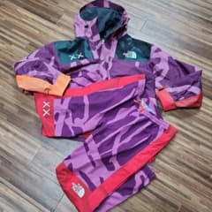 THENORTH FACE　ノースフェイス　kaws　マウンテンパーカーのサムネイル