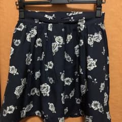 花柄スカートのサムネイル