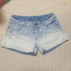 デニム ショートパンツ ヒョウ柄のサムネイル