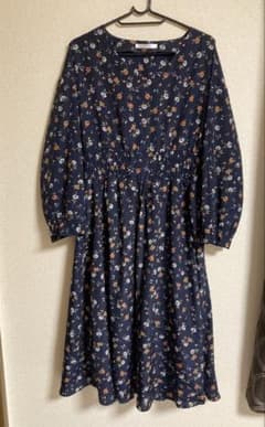 花柄ワンピース ネイビー 七分袖のサムネイル