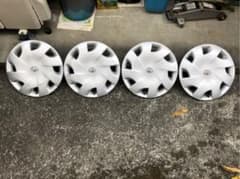 トヨタ IQ 純正ホイールキャップ×４枚セット　15インチのサムネイル