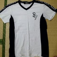 シャイナTシャツのサムネイル
