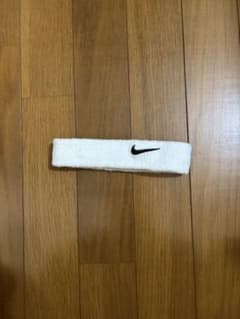 NIKE ヘアバンド ホワイト スウッシュロゴのサムネイル