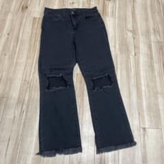 FOREVER 21 ダメージデニム ブラックのサムネイル