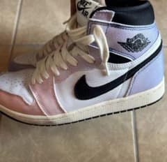 コ*ん様 Air Jordan 1 High OG "Skyline"のサムネイル