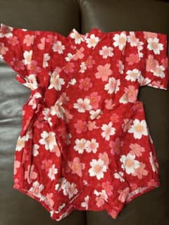 赤い桜の花柄甚平のサムネイル