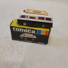 トミカ黒箱ニッサンキャブオールのサムネイル