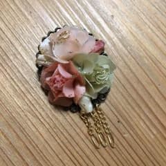 ブローチのサムネイル