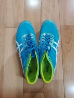 アシックス　陸上スパイクのサムネイル