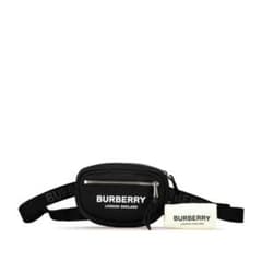 【値下げ交渉〇】BURBERRY ボディバッグ ブラックのサムネイル