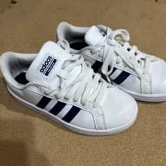 adidas 22センチ　スニーカーのサムネイル
