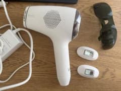 Thumbnail of 脱毛器 美容器　ホワイト サングラス付き