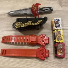 仮面ライダーセイバー 聖剣ソードライバーのサムネイル