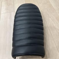 バイクシートYAMAHA yb125sp カフェレーサー　タックロール　ブラックのサムネイル