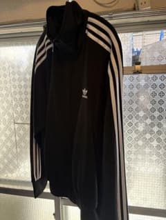 adidas トラックジャケットのサムネイル