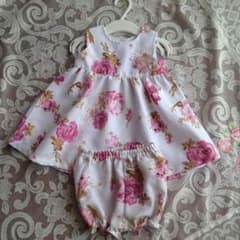 【Mom様 専用】花柄 ♡ ベビードレスのサムネイル