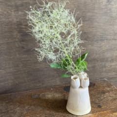 陶器 一輪挿し 花瓶 チューリップモチーフのサムネイル