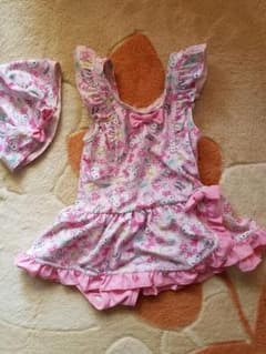 【専用】キティちゃん水着　帽子　100cmのサムネイル