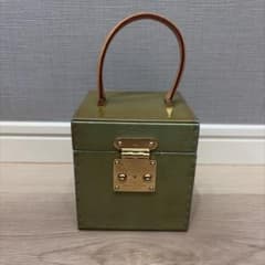 LOUIS VUITTON ヴェルニブリーカーボックス ハンドバッグのサムネイル