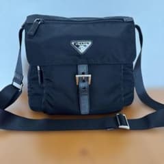 PRADA プラダBT8994 V44 VELA 黒ショルダーバック保証カード付 - メルカリ