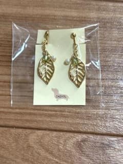【ハンドメイド】リーフのイヤリングのサムネイル