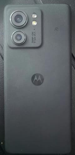 【超美品】motorola edge 40のサムネイル