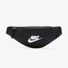 NIKE ボディバッグ ヘリテージ　黒　ブラックのサムネイル
