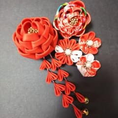 つまみ細工 髪飾り 正絹五点セット【朱色】のサムネイル