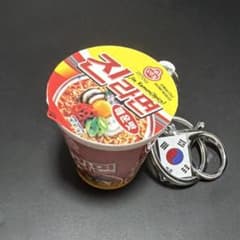 韓国 カップ麺 キーホルダー 韓国限定 グッズ キーチェーン 麺 アクセサリーのサムネイル