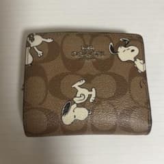 COACH スヌーピー 二つ折り財布のサムネイル