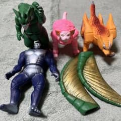 特撮戦隊ギンガマン怪獣フィギュアセット（色：緑、ピンク、オレンジ、紫）のサムネイル