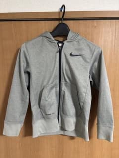 NIKE THERMA-FIT パーカー グレー キッズsサイズのサムネイル