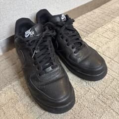 Nike Air Force 1 ブラック スニーカーのサムネイル