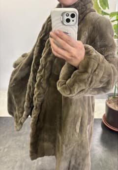 期間限定割引中‼️大幅お値下げしました‼️FENDI 希少khaki色ハーフコートのサムネイル