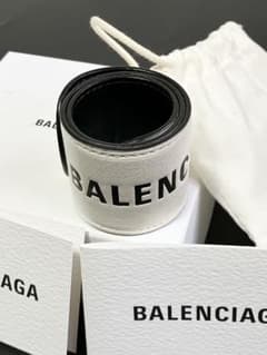 極美品✨ バレンシアガ サイクル ブレスレット バングル アリーナ　本革 白 極美品✨ バレンシアガ サイクル ブレスレット バングル アリーナ 本革