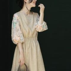 cawaii frenchpave 　花袖レースのベージュタックワンピースのサムネイル