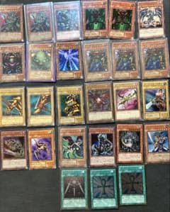 遊戯王OCG 2期カード　三魔神含むレアまとめ売り 引退品のサムネイル