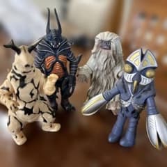 円谷プロ 怪獣たち ソフビ4対セット - メルカリ
