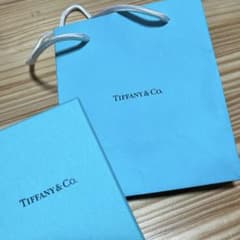 Tiffany & Co. 水色ショップ袋と小箱のサムネイル