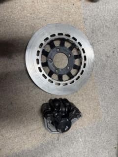 CB400Nフロントキャリパーセット - メルカリ