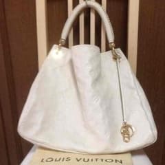 珍しい ＬＶ本物です！値下げW(`0`)Wのサムネイル