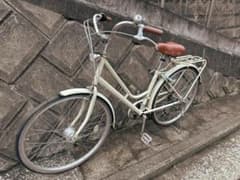 直接引取限定　26インチ　レトロシティーサイクル　アイボリー　自転車　シマノ変速のサムネイル