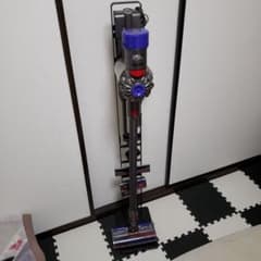 k473様専用　　　dyson V8 fluffy+ スタンド付きのサムネイル