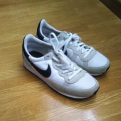 限定値下げ!NIKE ナイキ スニーカー24.5のサムネイル